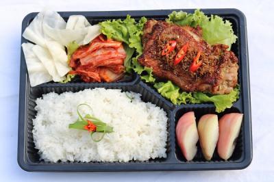 đặt cơm trưa văn phòng quận 7